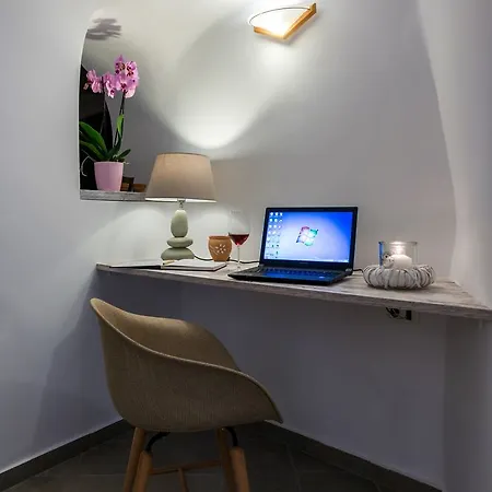 Kima Aparthotel Oia (Santorini)