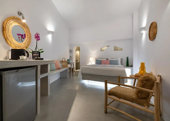 Kima Aparthotel Oia (Santorini)